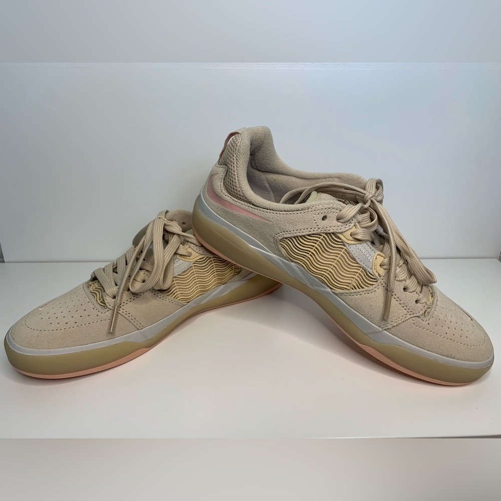 Nike ISHOD Sneakers M6.5/W7